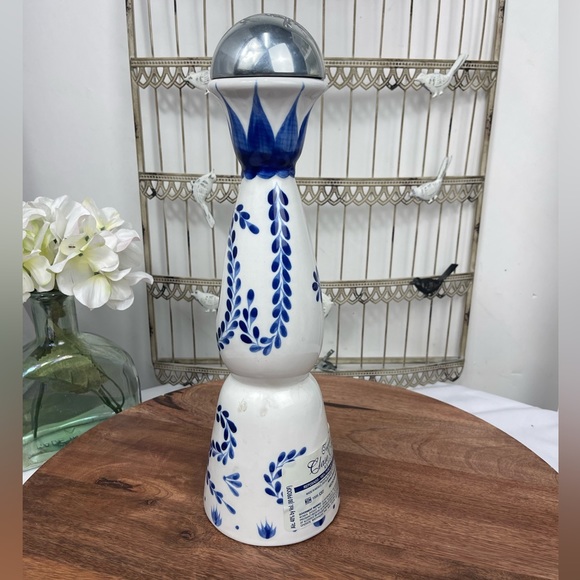 Clase Azul reposado tequila-Empty ceramic bottle. - Picture 6 of 10